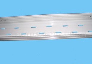 橋架強度大、結構輕、造價低